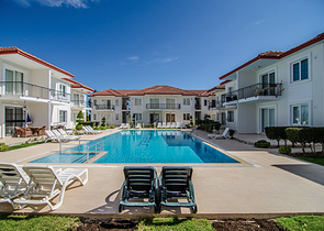 شقة 2 + 1 مع الأثاث في Camyuva Kemer 450 م إلى البحر