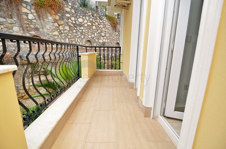 فيلا في الانيا / كاركي جاك