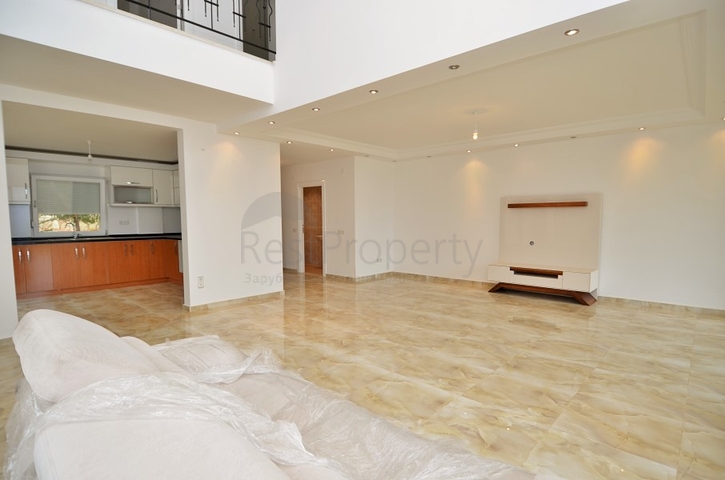 فيلا في الانيا / كاركي جاك