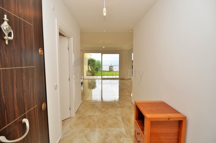 فيلا في الانيا / كاركي جاك