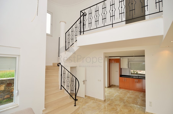 فيلا في الانيا / كاركي جاك