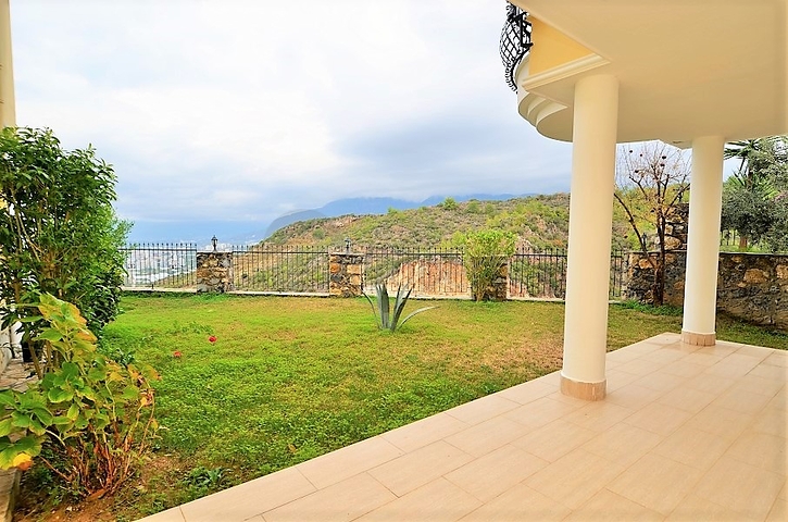 فيلا في الانيا / كاركي جاك