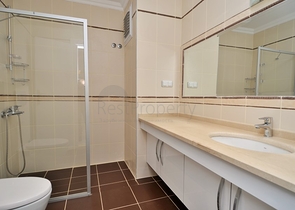 فيلا في الانيا / كاركي جاك