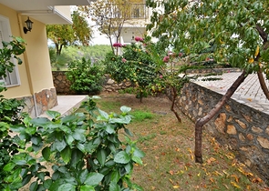 فيلا في الانيا / كاركي جاك