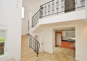 فيلا في الانيا / كاركي جاك