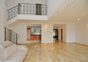 فيلا في الانيا / كاركي جاك