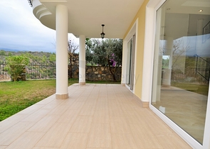 فيلا في الانيا / كاركي جاك