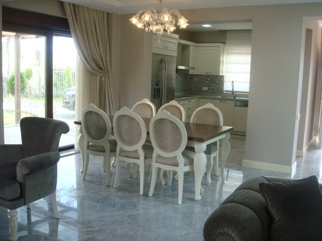 فيلا فاخرة للبيع في كيمير 