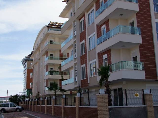 شقق فاخرة ضمن مجمع عصري للبيع في كونيالتي / انطاليا 