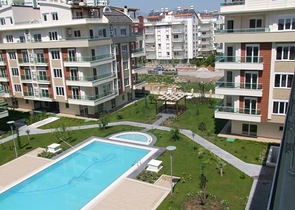 شقق فاخرة ضمن مجمع عصري للبيع في كونيالتي / انطاليا 