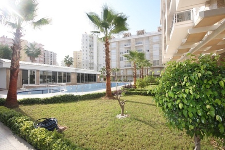 شقق للبيع ضمن مجمع استثماري فاخر في انطاليا 