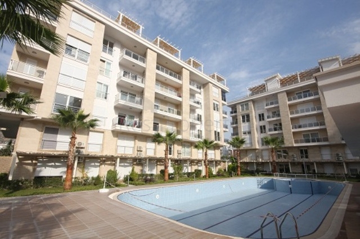 شقق للبيع ضمن مجمع استثماري فاخر في انطاليا 