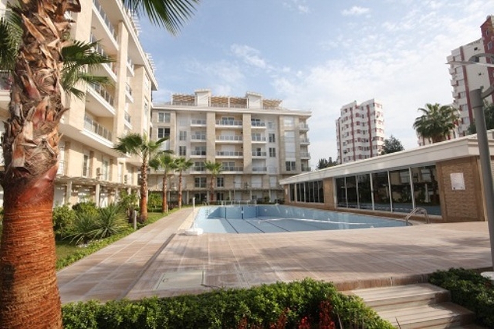 شقق للبيع ضمن مجمع استثماري فاخر في انطاليا 