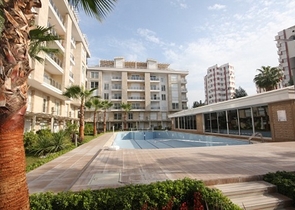 شقق للبيع ضمن مجمع استثماري فاخر في انطاليا 