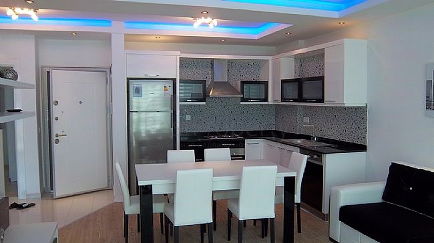 شقق بمساحات مختلفة على ضفاف النهر في كيستيل / ألانيا 