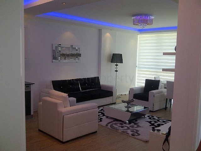 شقق بمساحات مختلفة على ضفاف النهر في كيستيل / ألانيا 