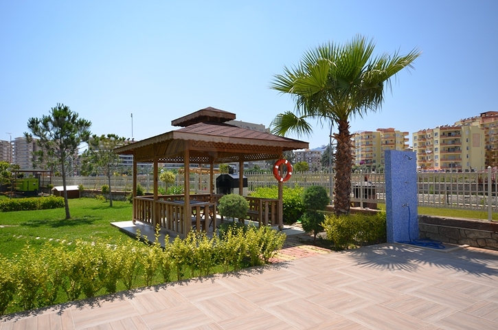 شقق بمساحات مختلفة على ضفاف النهر في كيستيل / ألانيا 