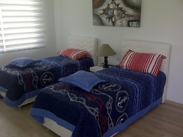 شقق بمساحات مختلفة على ضفاف النهر في كيستيل / ألانيا 