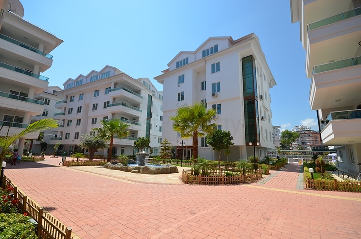 شقق بمساحات مختلفة على ضفاف النهر في كيستيل / ألانيا 