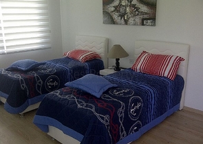 شقق بمساحات مختلفة على ضفاف النهر في كيستيل / ألانيا 