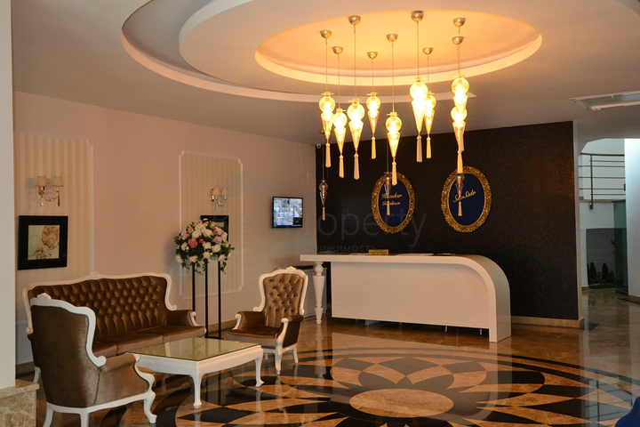 شقق بمساحات مختلفة في أوبا على البحر مباشرة ً