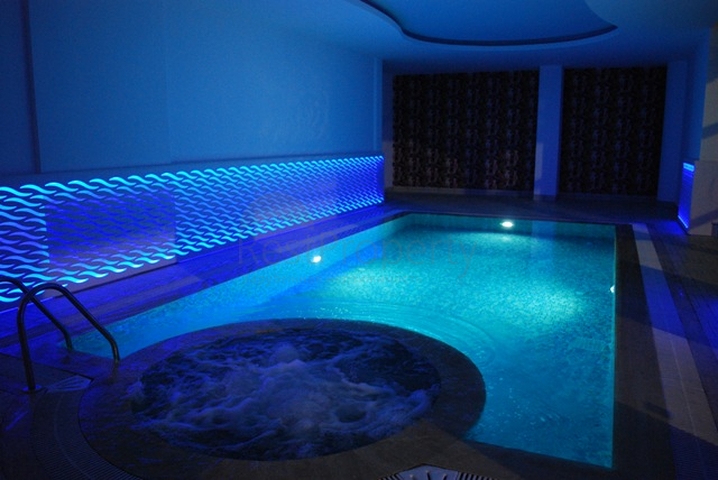 شقق بمساحات مختلفة في أوبا على البحر مباشرة ً