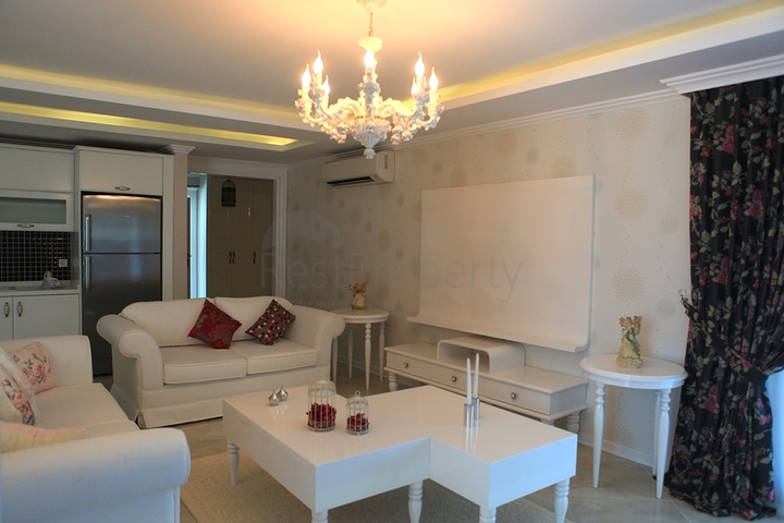 شقق بمساحات مختلفة في أوبا على البحر مباشرة ً