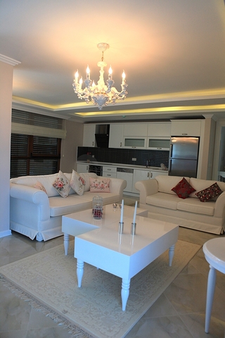 شقق بمساحات مختلفة في أوبا على البحر مباشرة ً