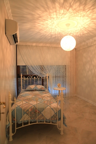 شقق بمساحات مختلفة في أوبا على البحر مباشرة ً