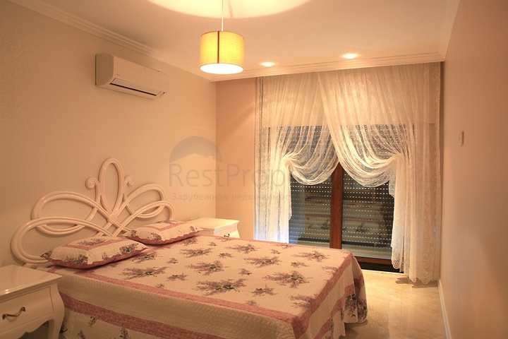 شقق بمساحات مختلفة في أوبا على البحر مباشرة ً