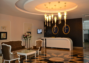 شقق بمساحات مختلفة في أوبا على البحر مباشرة ً