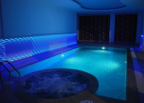 شقق بمساحات مختلفة في أوبا على البحر مباشرة ً