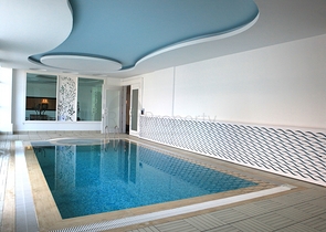 شقق بمساحات مختلفة في أوبا على البحر مباشرة ً