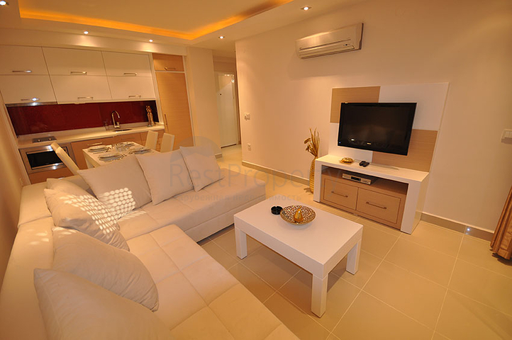 شقة مفروشة على الخط الأول لشاطئ البحر