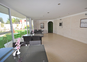 شقة مفروشة على الخط الأول لشاطئ البحر