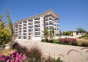 شقة مفروشة على الخط الأول لشاطئ البحر