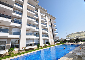 شقة مفروشة على الخط الأول لشاطئ البحر