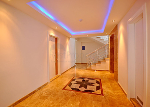 شقة مفروشة على الخط الأول لشاطئ البحر