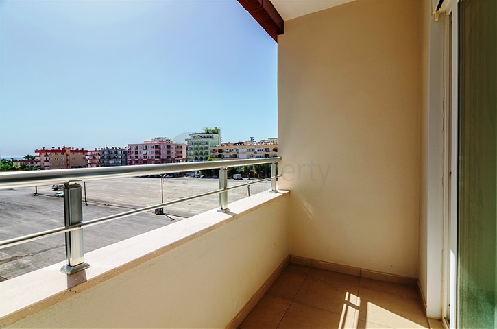 شقق فاخرة وبينت هاوس للبيع في ماهموت لار  