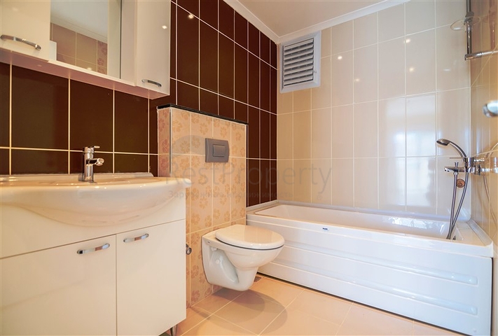 شقق فاخرة وبينت هاوس للبيع في ماهموت لار  