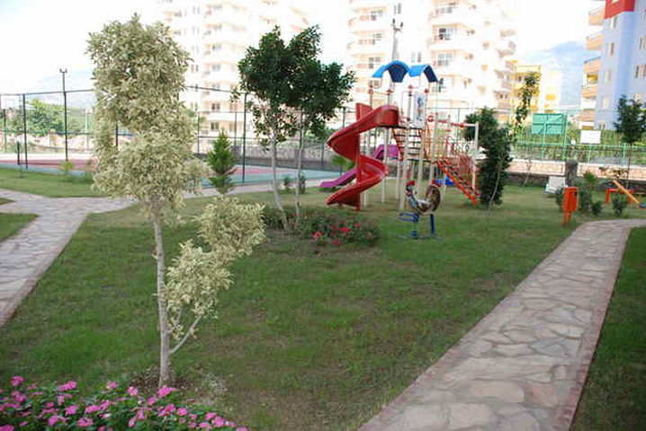 عقارات في ألانيا, محمودلار