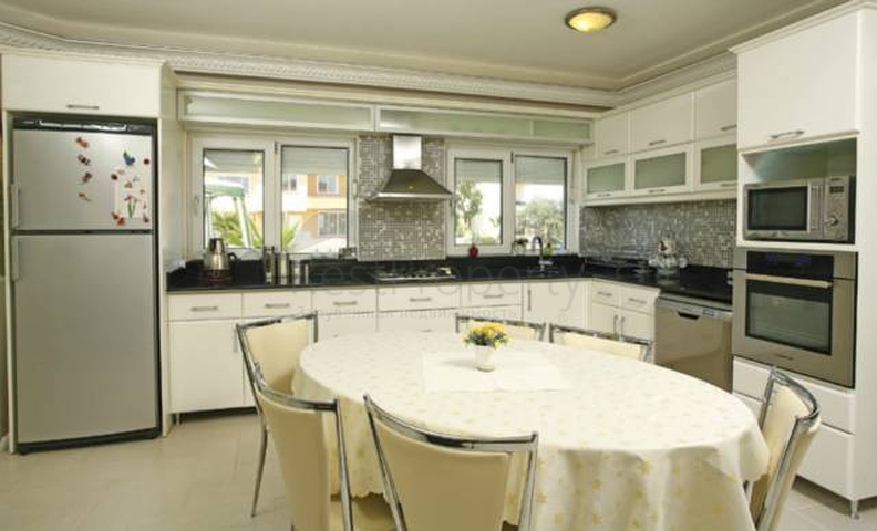 فيلات رائعة في بيليك