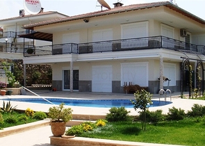 فلل بإطلالات بحرية ساحرة في منطقة كارجي جاك – ألانيا