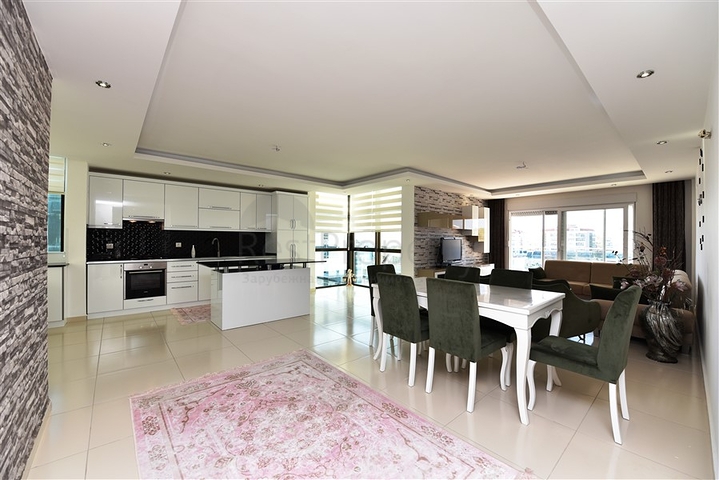 اطلالة بحر - دوبلكس 3 غرف وصالة - مؤثثة -مجمع فاخر -في كاستل / الانيا 