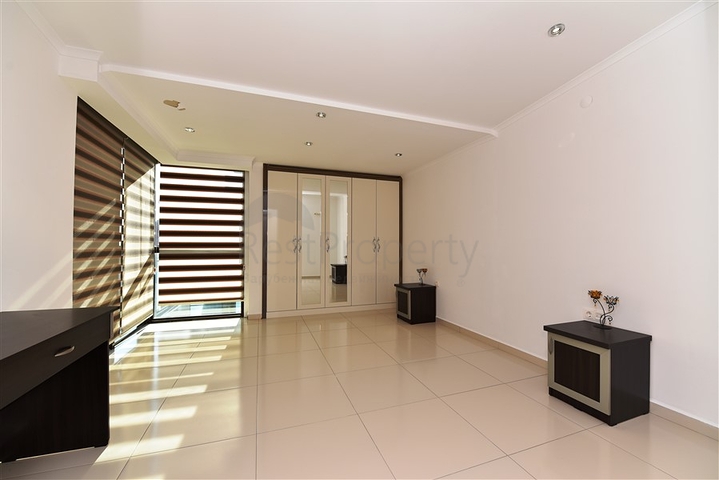 اطلالة بحر - دوبلكس 3 غرف وصالة - مؤثثة -مجمع فاخر -في كاستل / الانيا 