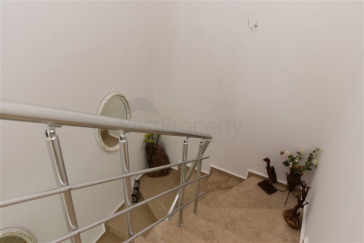 اطلالة بحر - دوبلكس 3 غرف وصالة - مؤثثة -مجمع فاخر -في كاستل / الانيا 