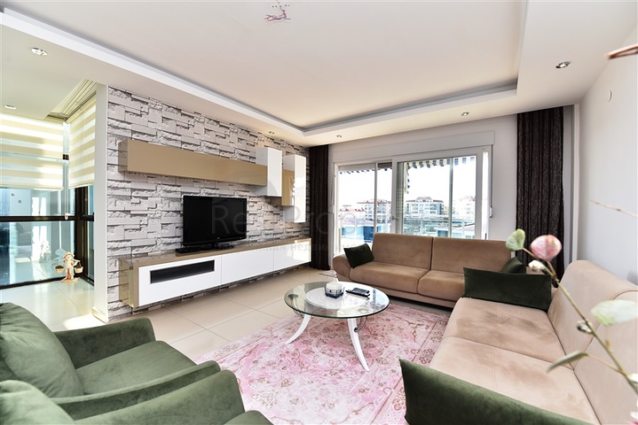 اطلالة بحر - دوبلكس 3 غرف وصالة - مؤثثة -مجمع فاخر -في كاستل / الانيا 