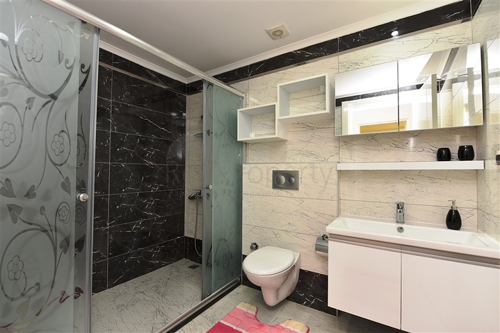 اطلالة بحر - دوبلكس 3 غرف وصالة - مؤثثة -مجمع فاخر -في كاستل / الانيا 