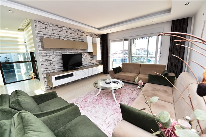 اطلالة بحر - دوبلكس 3 غرف وصالة - مؤثثة -مجمع فاخر -في كاستل / الانيا 