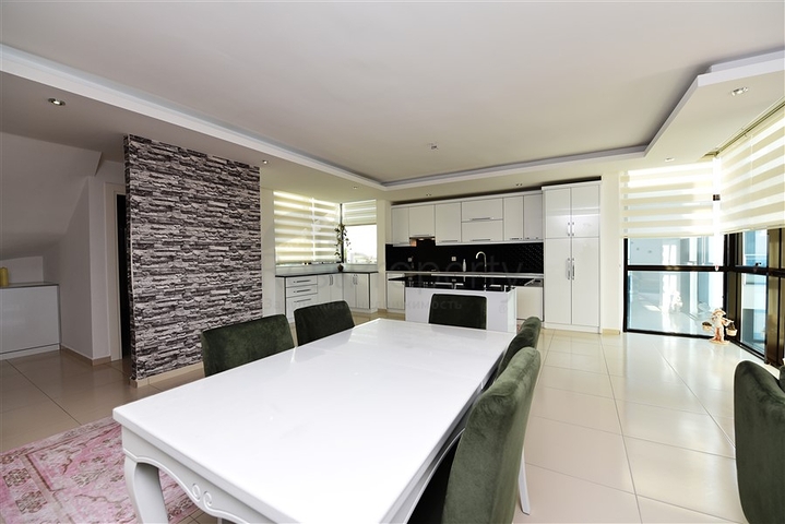 اطلالة بحر - دوبلكس 3 غرف وصالة - مؤثثة -مجمع فاخر -في كاستل / الانيا 